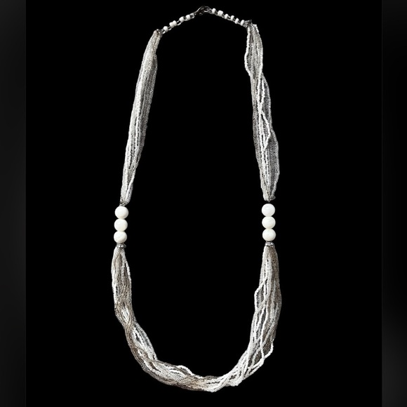 VINTAGE Flapper long Glass beaded necklace or choker White glass silver Glamour - Picture 5 of 11